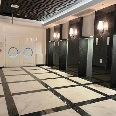アパート Hanza Tower Sky-23 Jacuzzi & Pool & Sauna